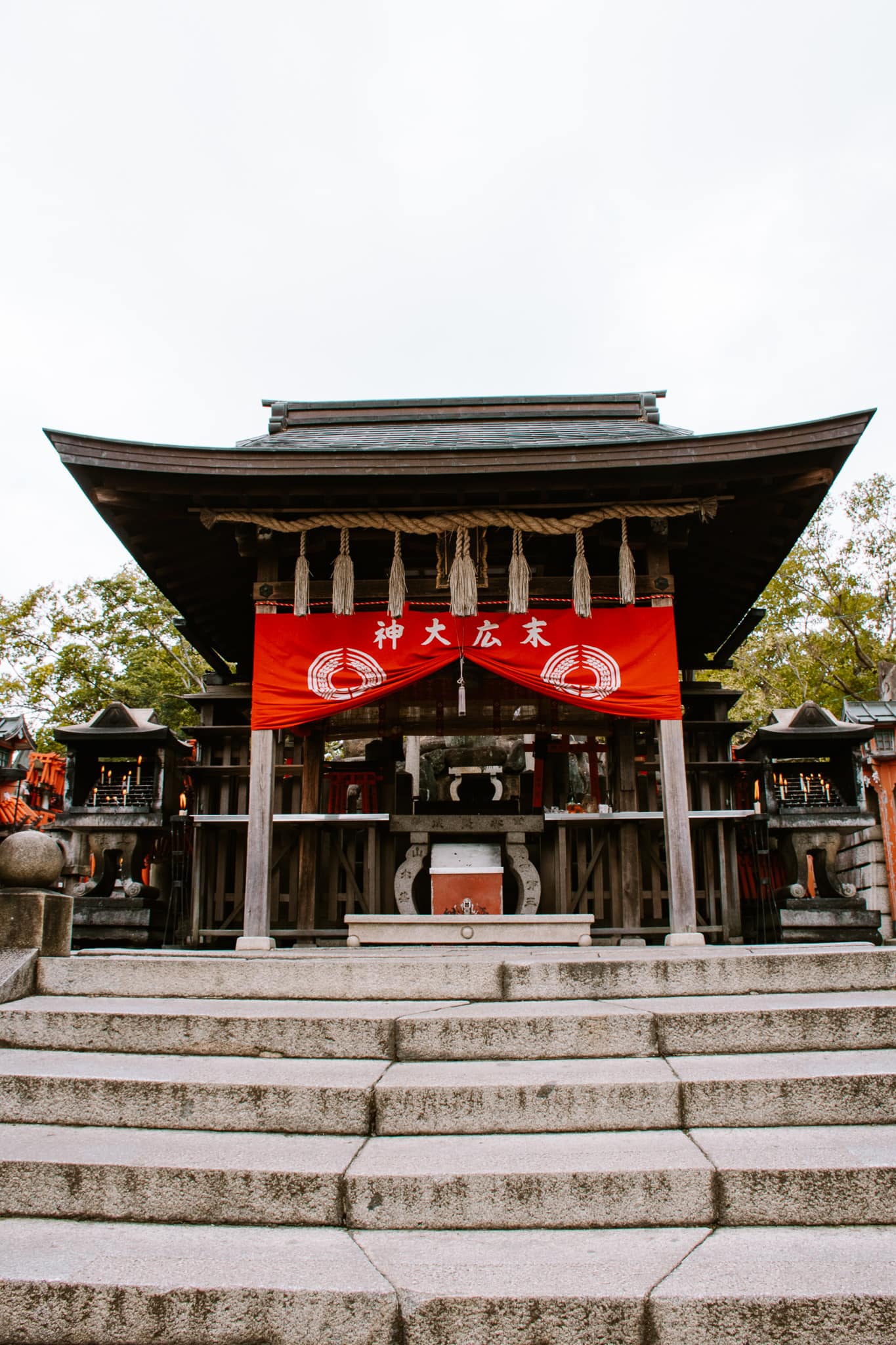 fushimi inari kyoto japan