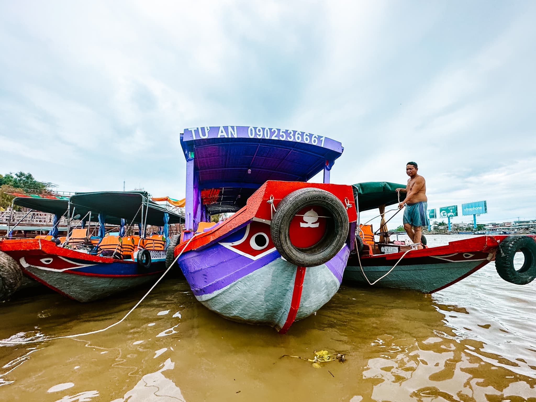 mekong delta river ben tre can tho vietnam