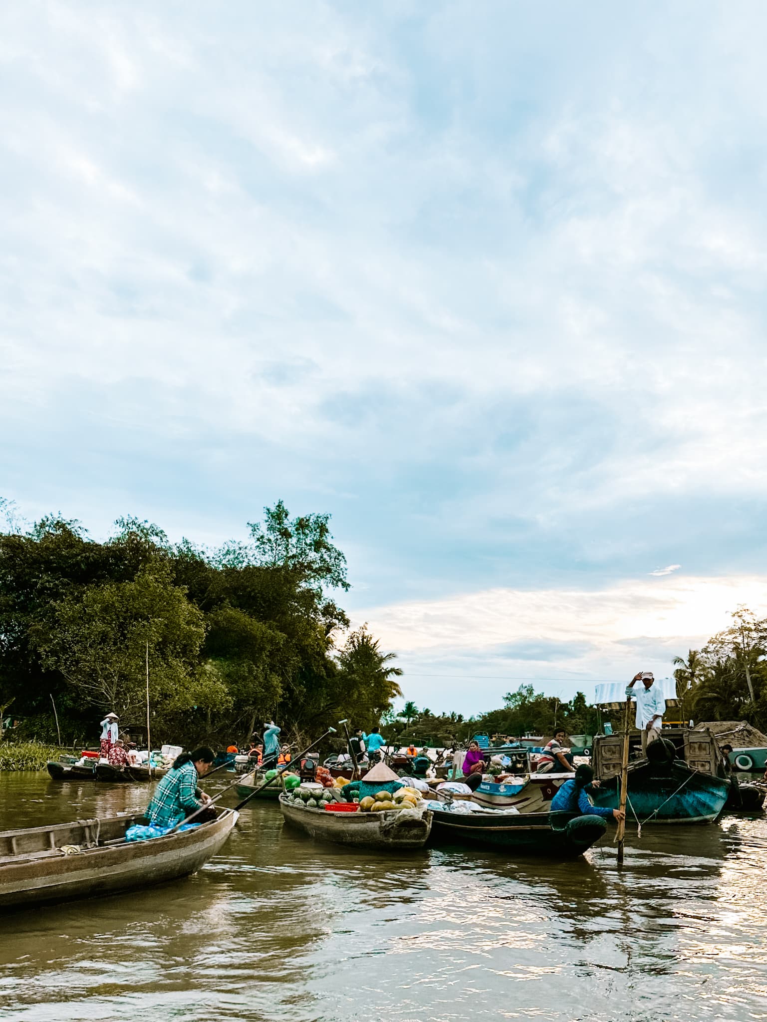 mekong delta river ben tre can tho vietnam