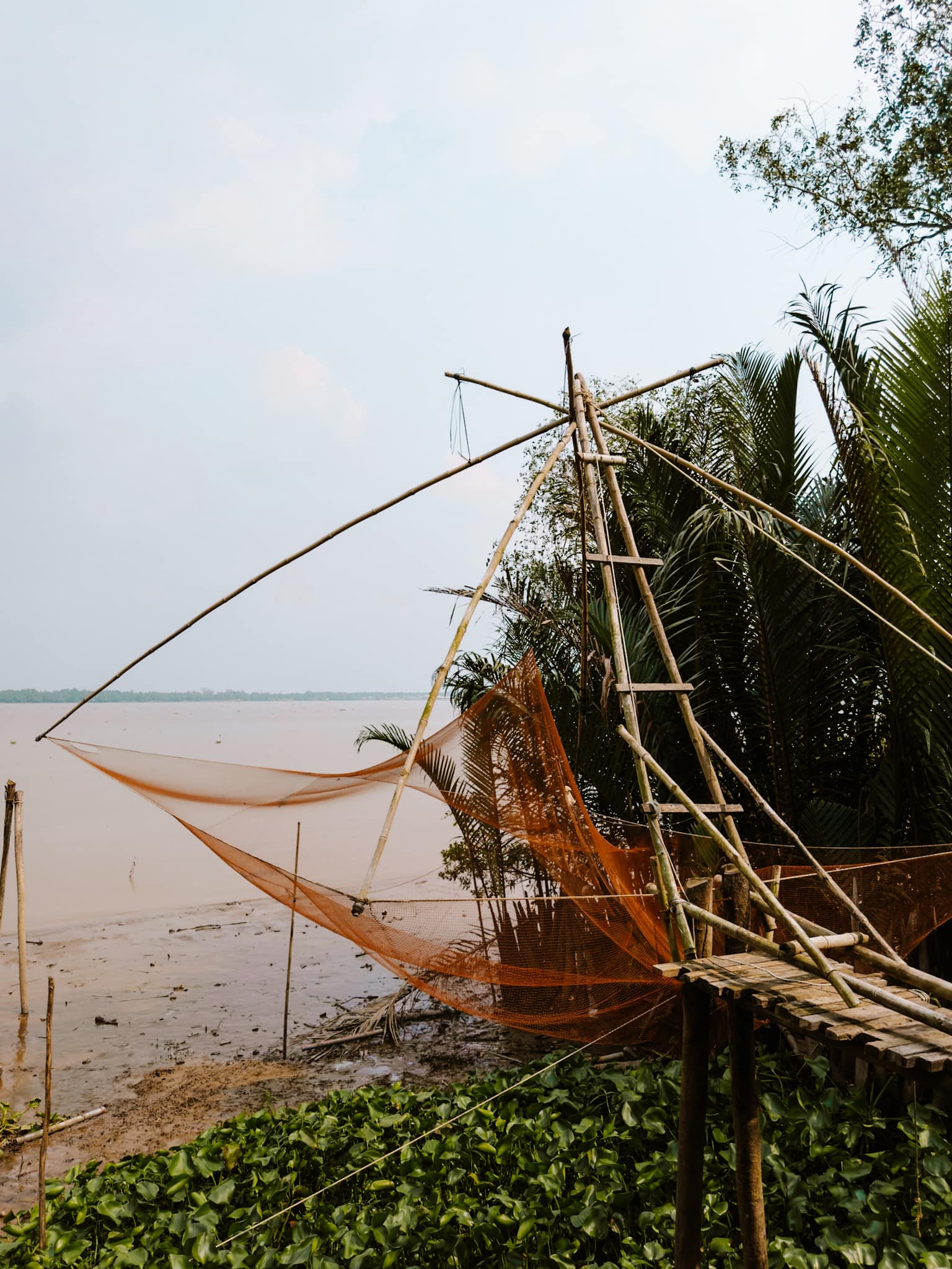 mekong delta river ben tre can tho vietnam