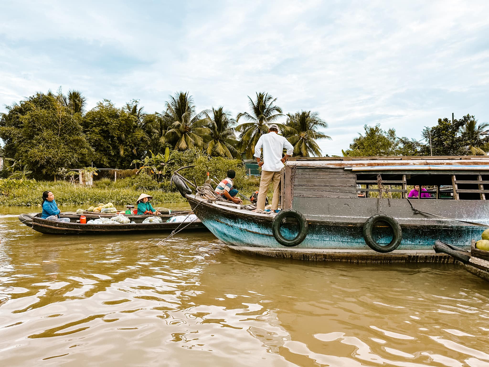 mekong delta river ben tre can tho vietnam