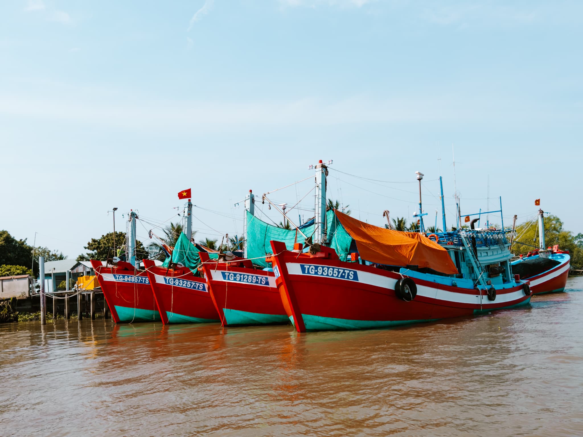 mekong delta river ben tre can tho vietnam