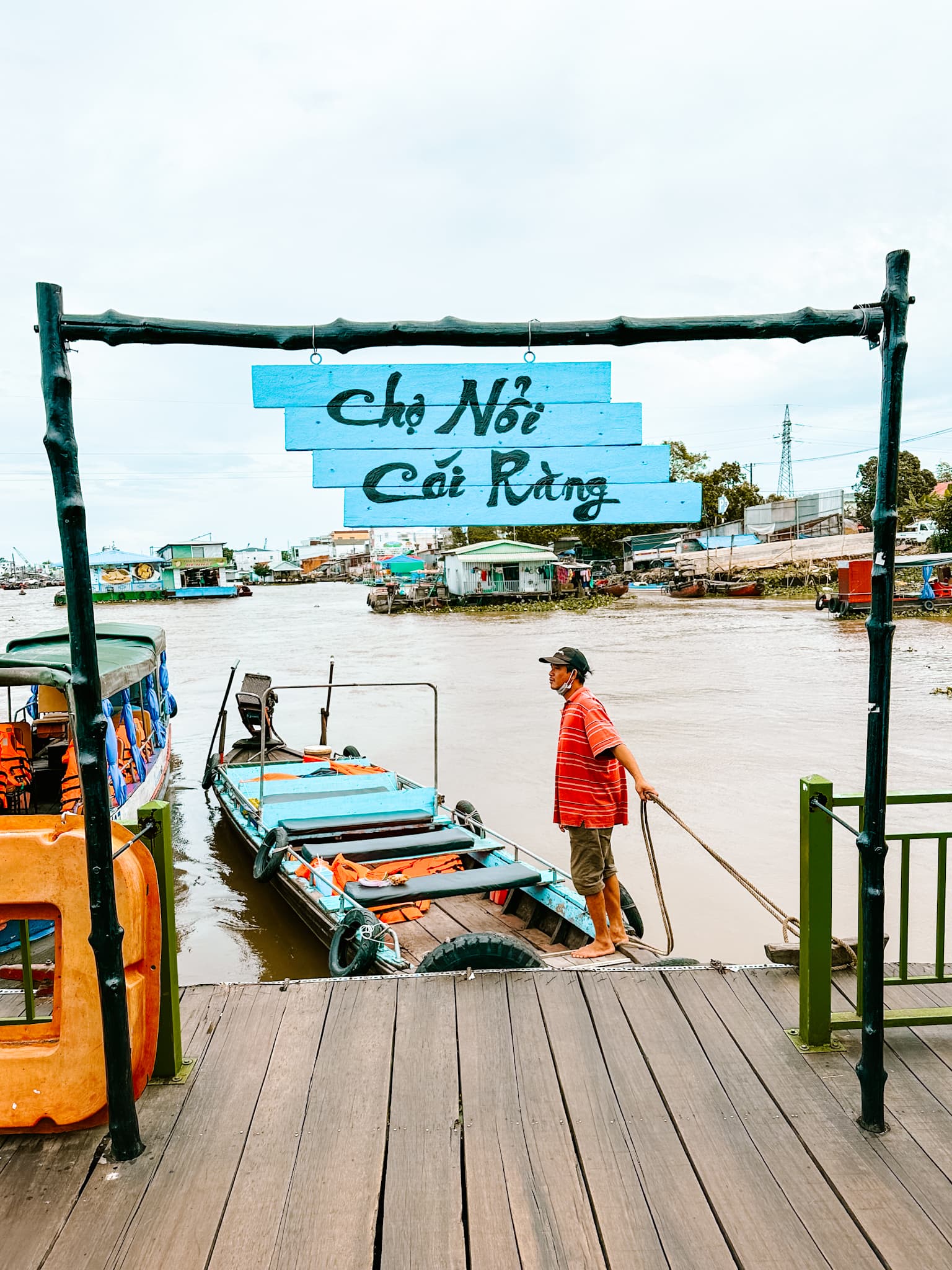 mekong delta river ben tre can tho vietnam