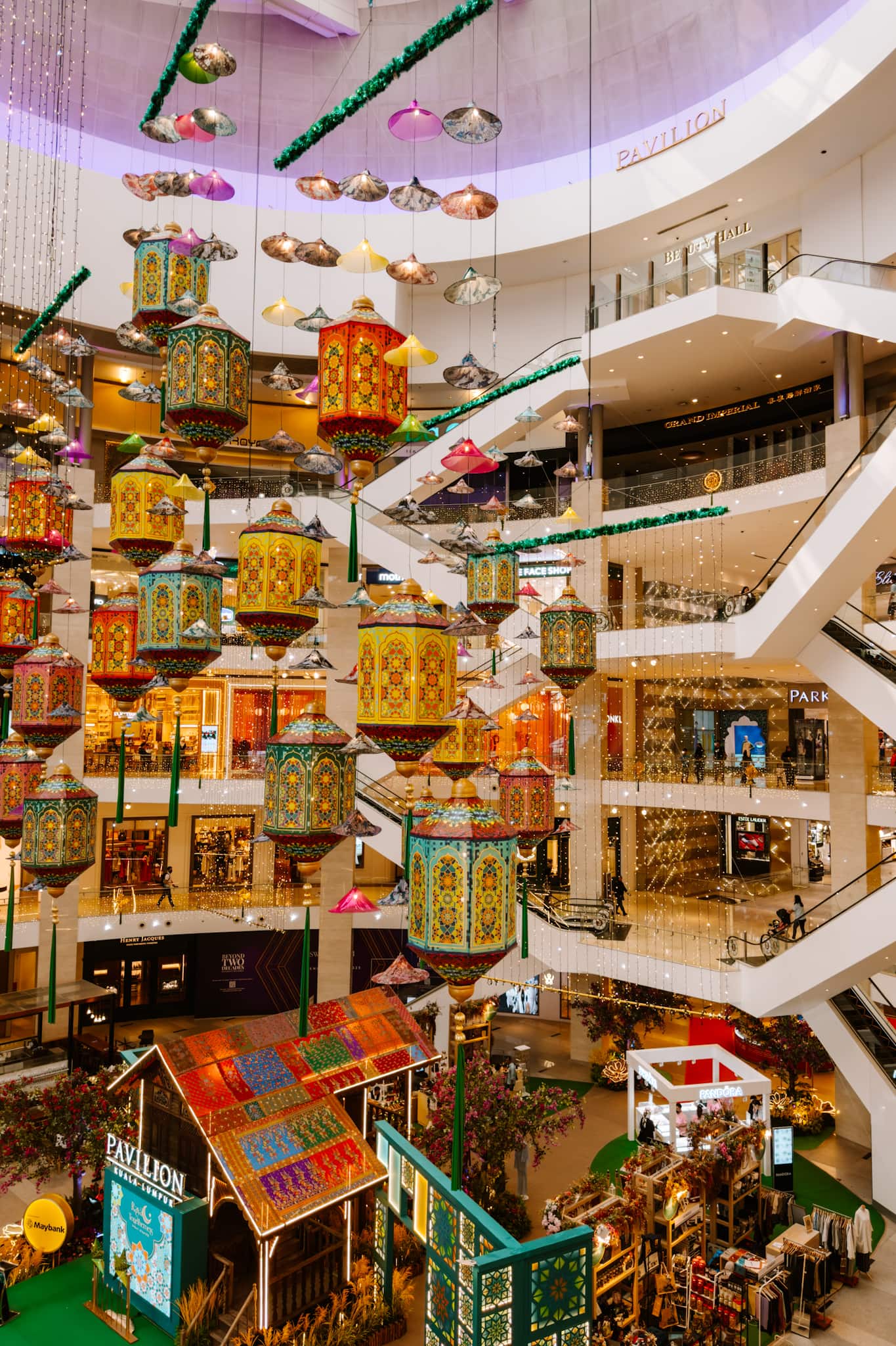 kuala lumpur malaysia pavilion shopping mall